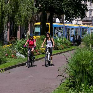 Vélo en ville©pictural-ADT